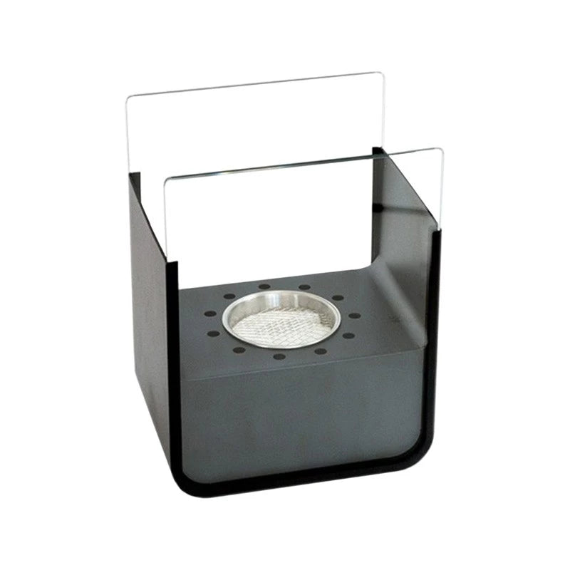 Petite cheminée bioéthanol noire en acier : un design compact pour une atmosphère cosy, où que vous soyez.